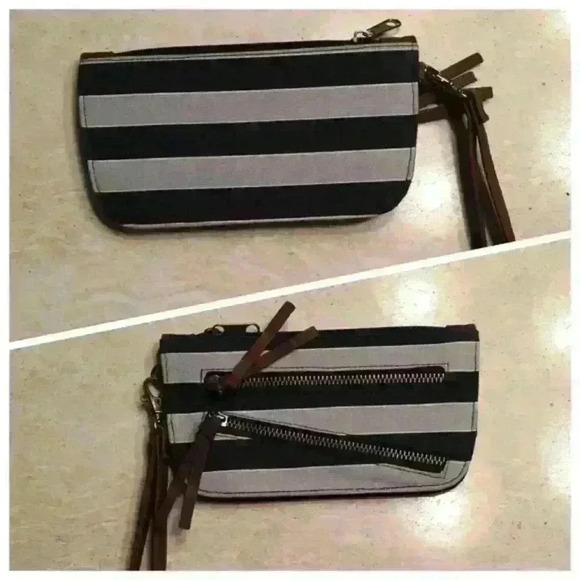 Wallet/ Wristlet - Picture 1 of 4